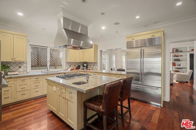 Property photo of 3457 Maplewood AV