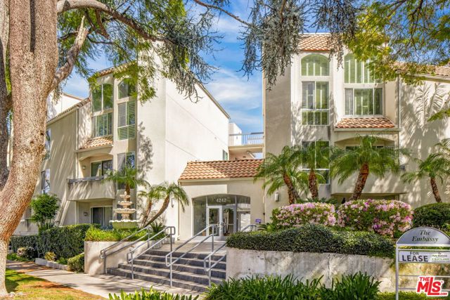 Photo of 4242 Stansbury Av