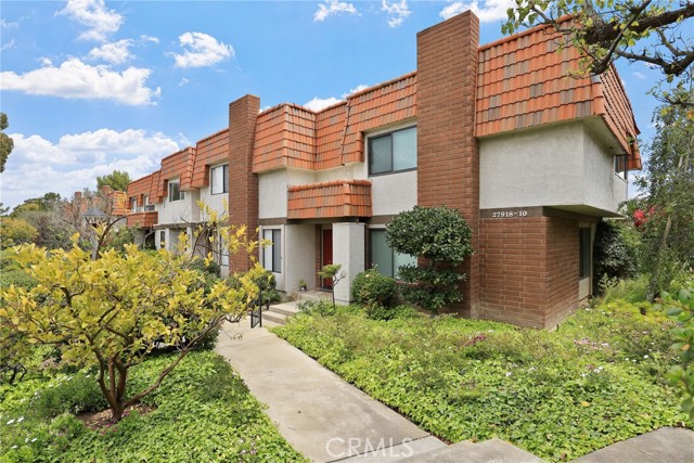 Property photo of 27914 Ridgecove CT