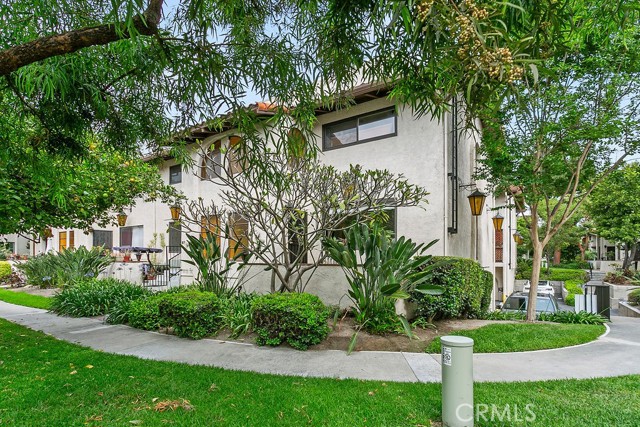 Photo of 400 S Flower St
