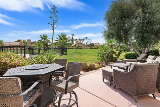 Property photo of 6 La Jolla Ln