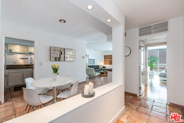 Property photo of 1010 N Kings RD