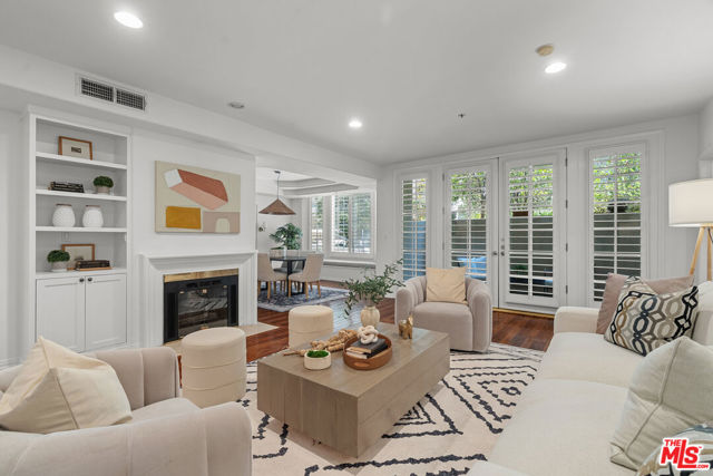 Property photo of 575 S Barrington AV