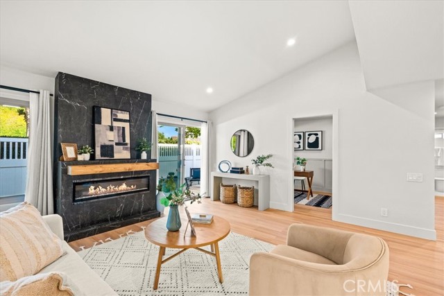 Property photo of 27695 Via Turina