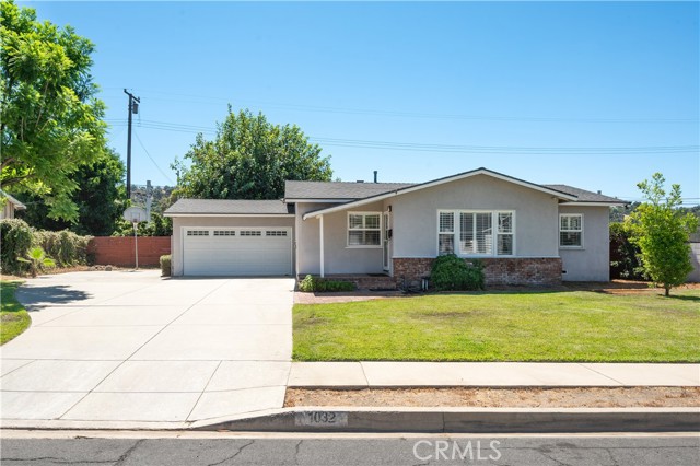 Property photo of 1032 E Lemon AV