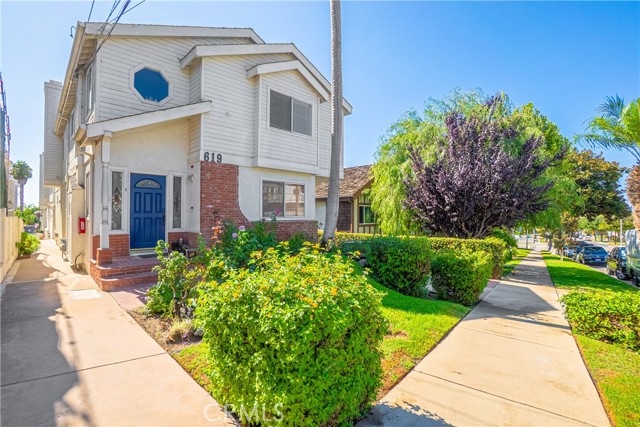 Property photo of 619 N Irena AV