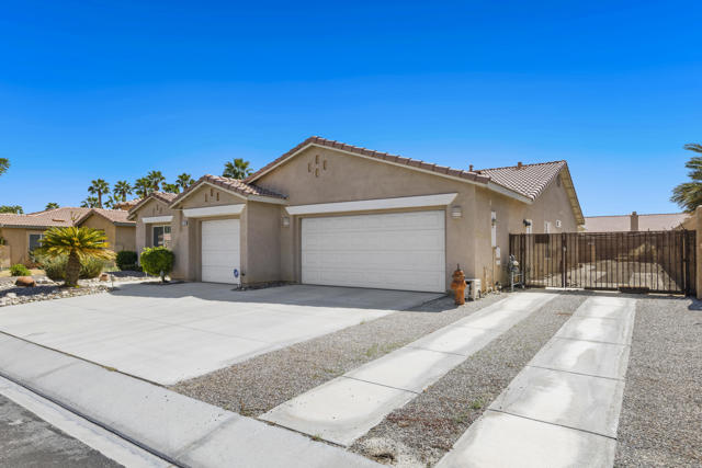 Property photo of 81349 Avenida Esmeralda
