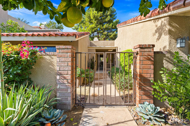 Property photo of 65 Tennis Club DR