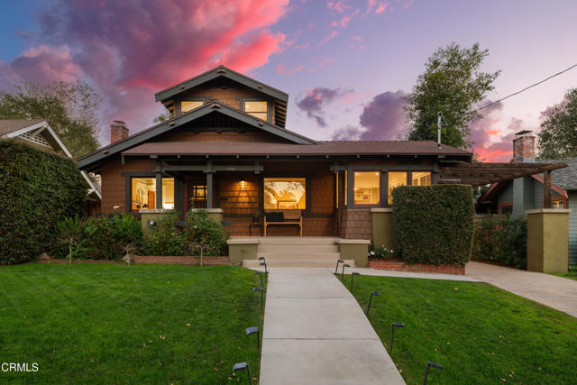 Photo of 1046 N Michigan Av