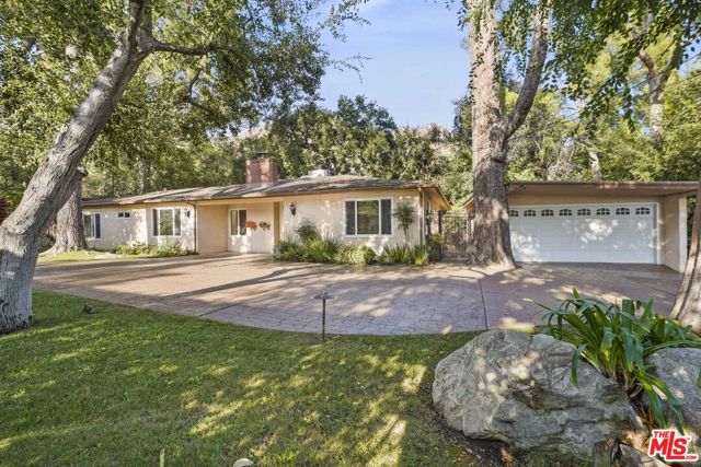 Property photo of 2452 N Altadena DR