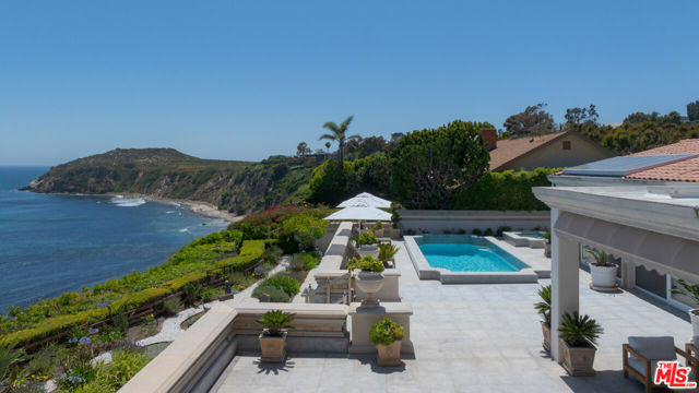 Property photo of 29000 Cliffside DR