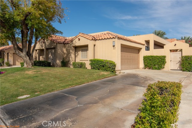 Property photo of 22 Oak Tree DR