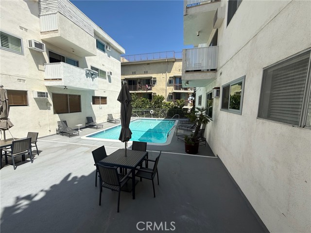 Property photo of 960 Larrabee ST