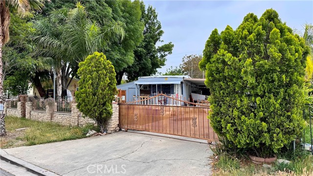 Property photo of 1676 Amethyst DR