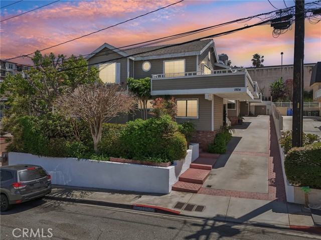 Property photo of 1924 Mathews AV