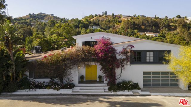 Property photo of 2500 Carman Crest DR