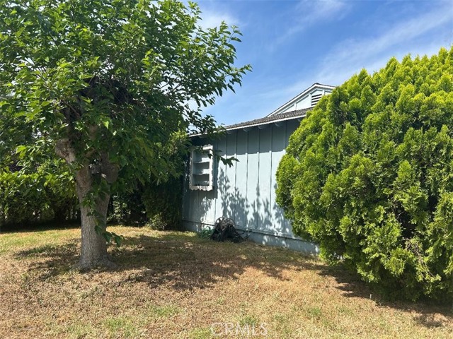 Property photo of 11437 Haskell AV