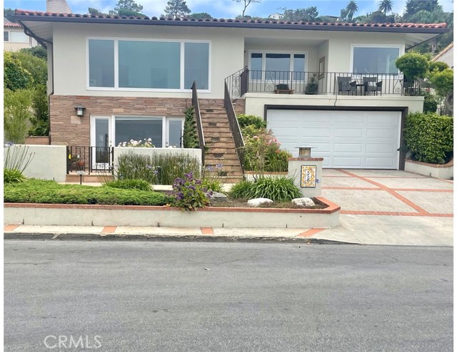 Property photo of 556 Via Media