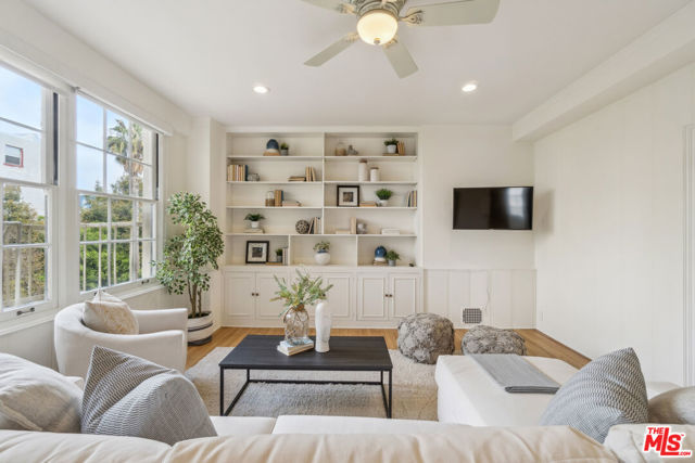 Property photo of 855 S Serrano AV