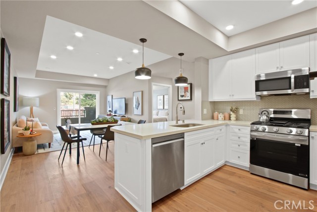 Photo of 927 Deep Valley Dr
