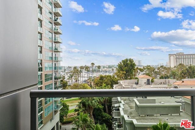 Property photo of 13700 Marina Pointe DR