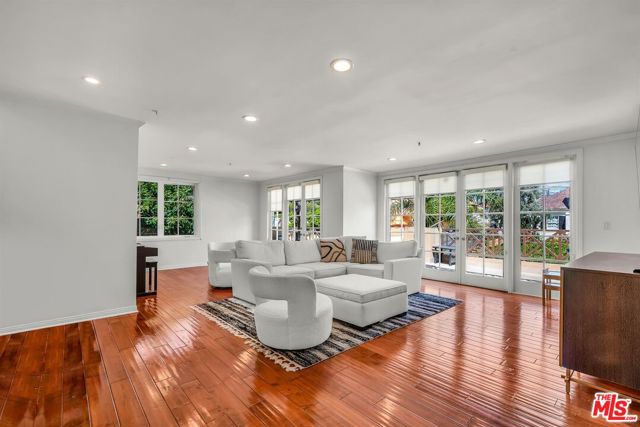 Property photo of 10555 ASHTON AV