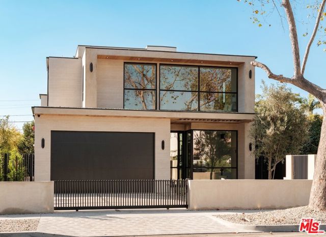 Property photo of 517 N Edinburgh AV