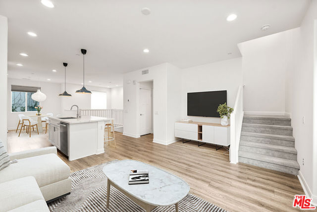 Property photo of 516 E Imperial AV