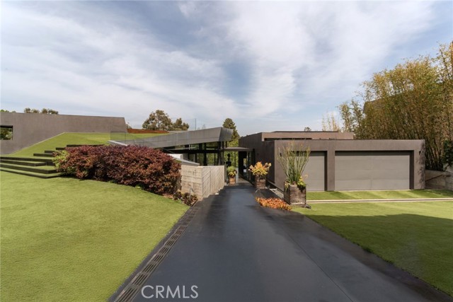 Property photo of 314 N Barrington AV