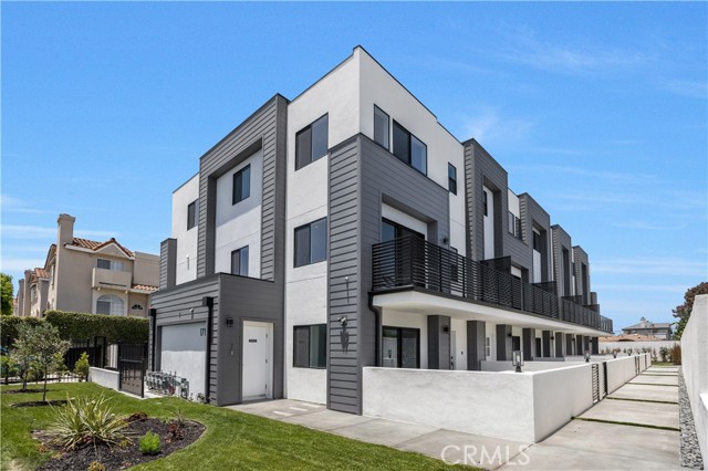 Property photo of 1715 W 149th ST