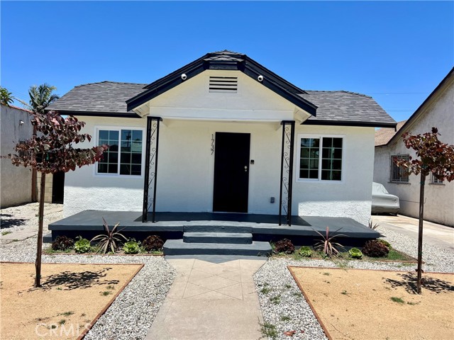 Property photo of 1737 W 65th PL