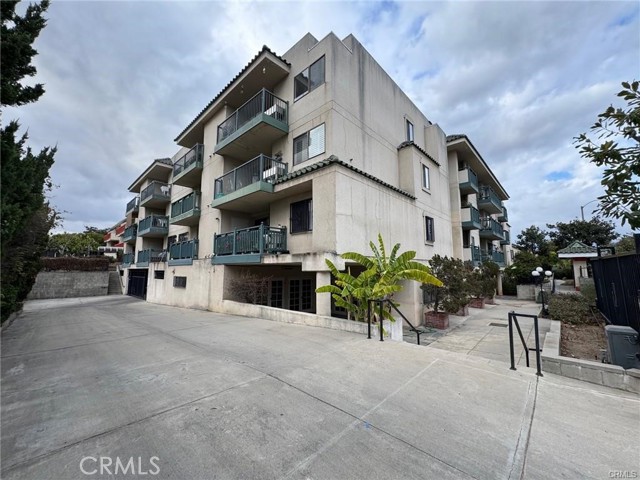 Property photo of 321 N Orange AV