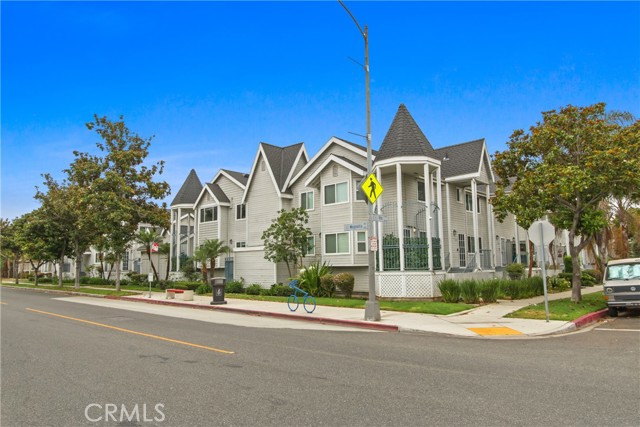 Property photo of 869 Magnolia AV