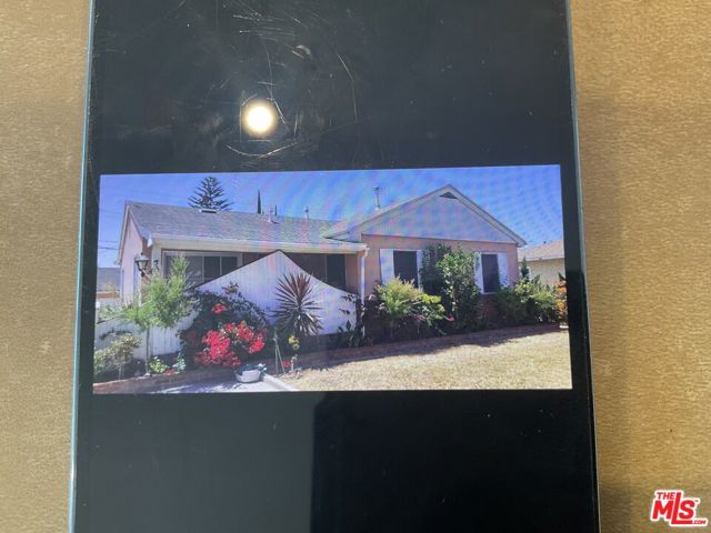 Property photo of 708 W 137th PL