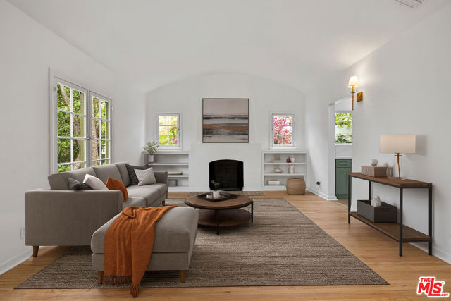 Property photo of 951 N Martel AV