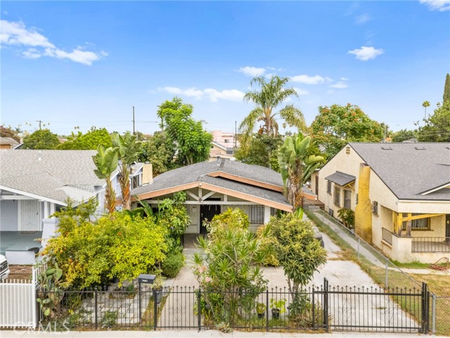 Property photo of 1445 W 55th St