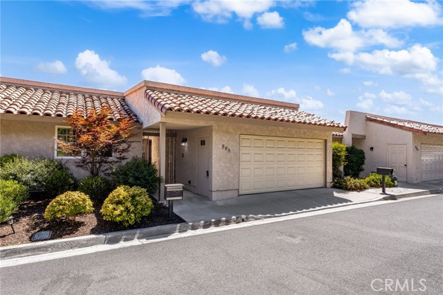 Photo of 888 W Highpoint Dr