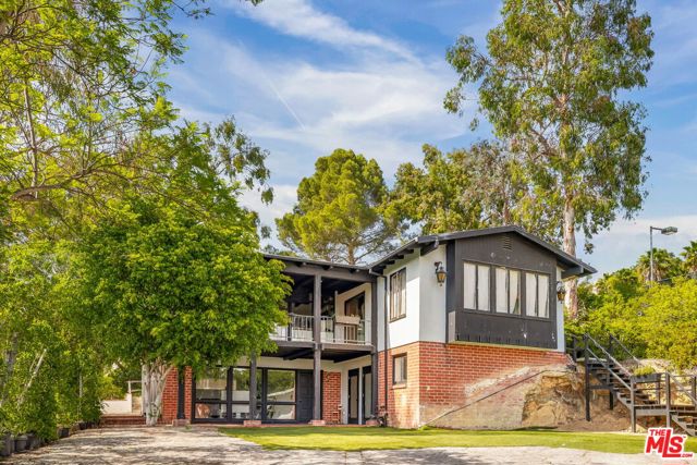 Property photo of 1000 N Bundy DR