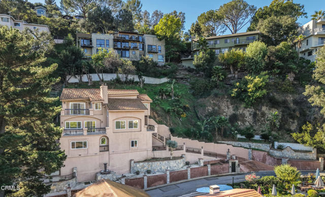 Property photo of 920 Glen Oaks BL