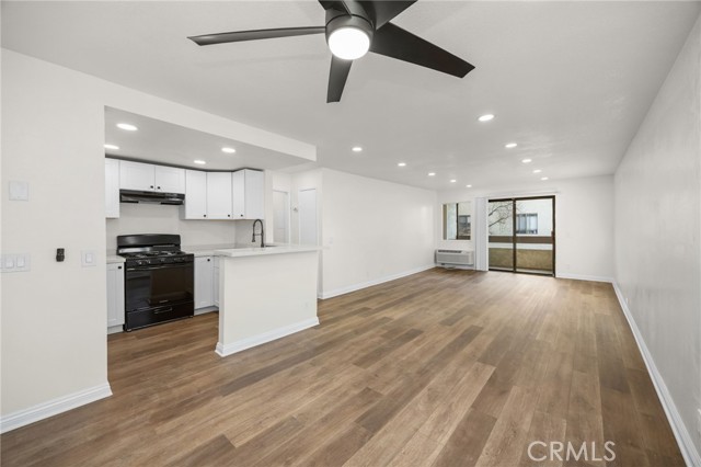 Property photo of 600 W 3rd ST