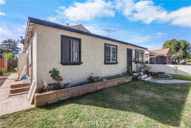 Property photo of 9649 Pioneer BL