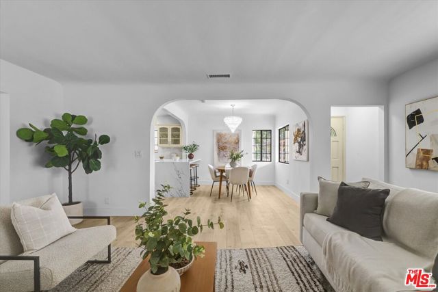 Photo of 5349 Allan St