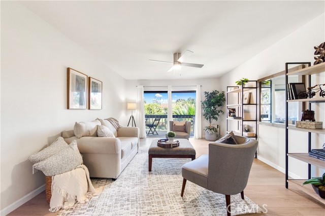 Photo of 6600 Warner