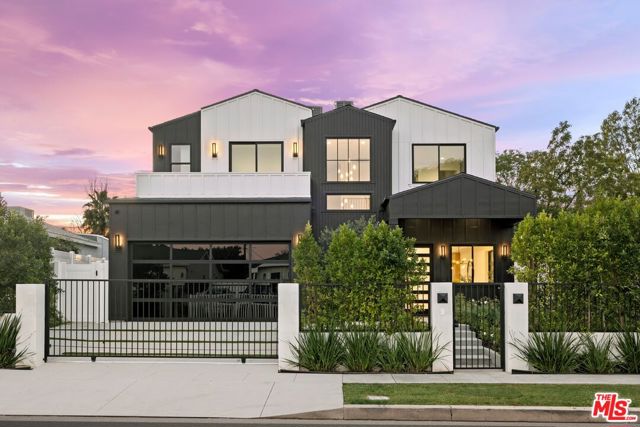 Photo of 5741 Newcastle Av