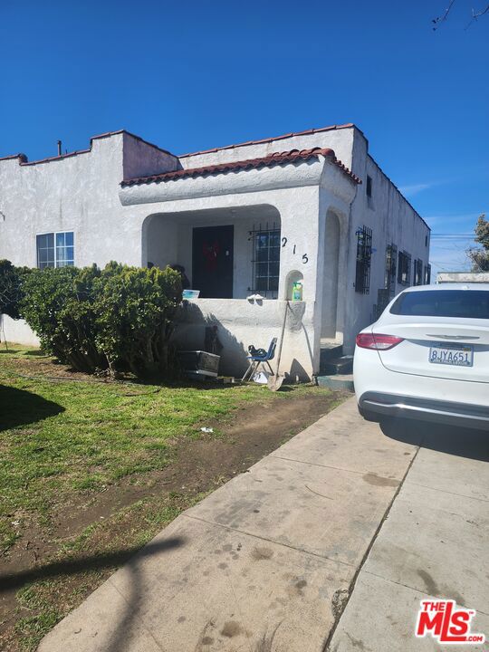 Property photo of 215 E 107th ST