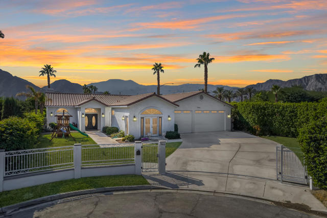 Property photo of 78505 Avenida Tujunga
