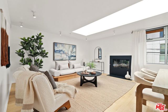 Property photo of 5806 Waring AV