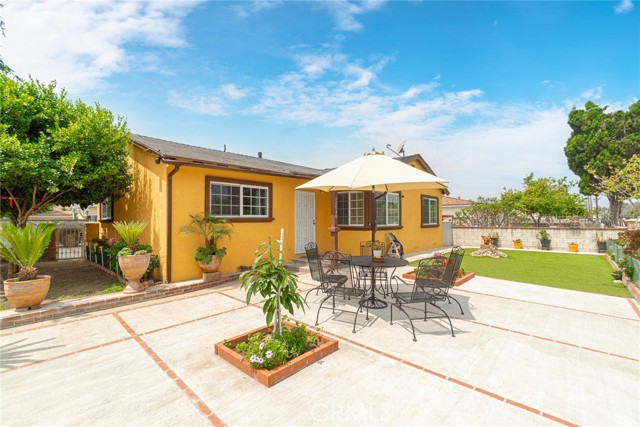 Property photo of 11736 Killian ST