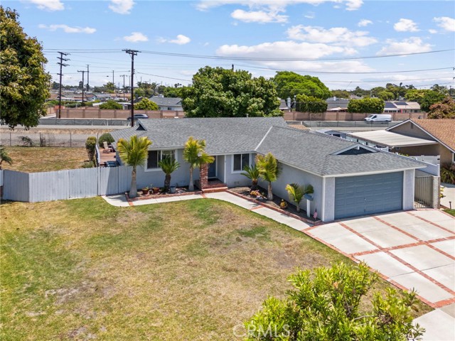 Property photo of 16052 Davis LN
