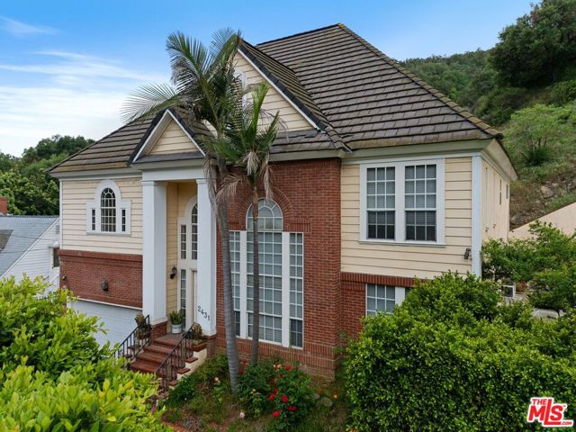 Property photo of 2431 Benedict Canyon DR